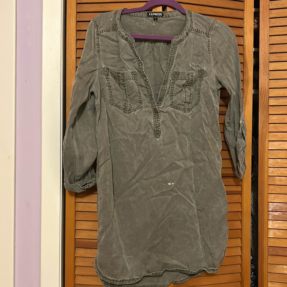 Causal green dress